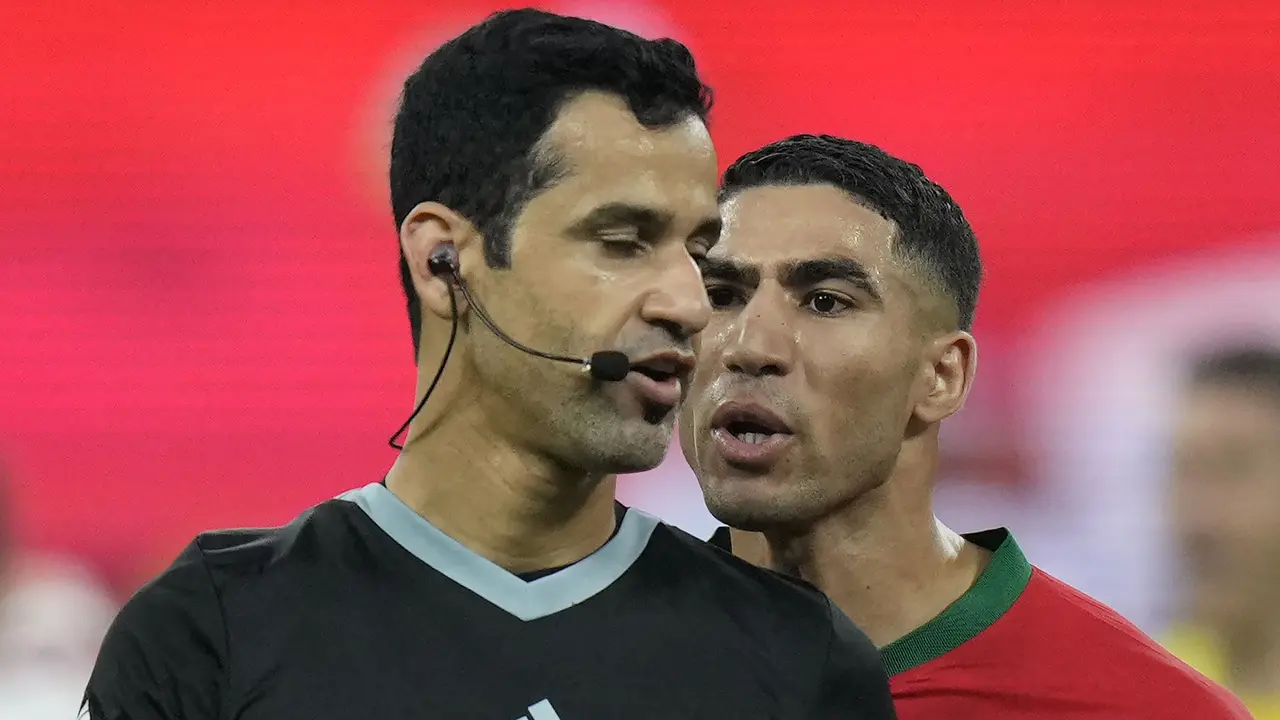 Foto: Keributan yang Terjadi di Laga Kroasia Vs Maroko, Pemain Ini Jadi Penengah