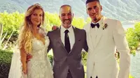 Chris Smalling menikahi Sam Cooke di Como, Italia.