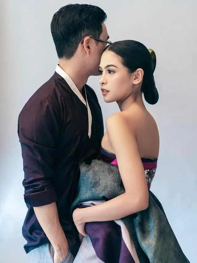 7 Tampilan Kompak Maudy Ayunda dan Jesse Choi yang Kini Wajahnya Terekspos dalam Potret Prewedding Terbaru
