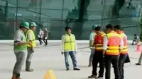 Buruknya sistem drainase Terminal 3 Ultimate, membuat Bandara Soetta pada Minggu sore kemarin mengalami kebanjiran.