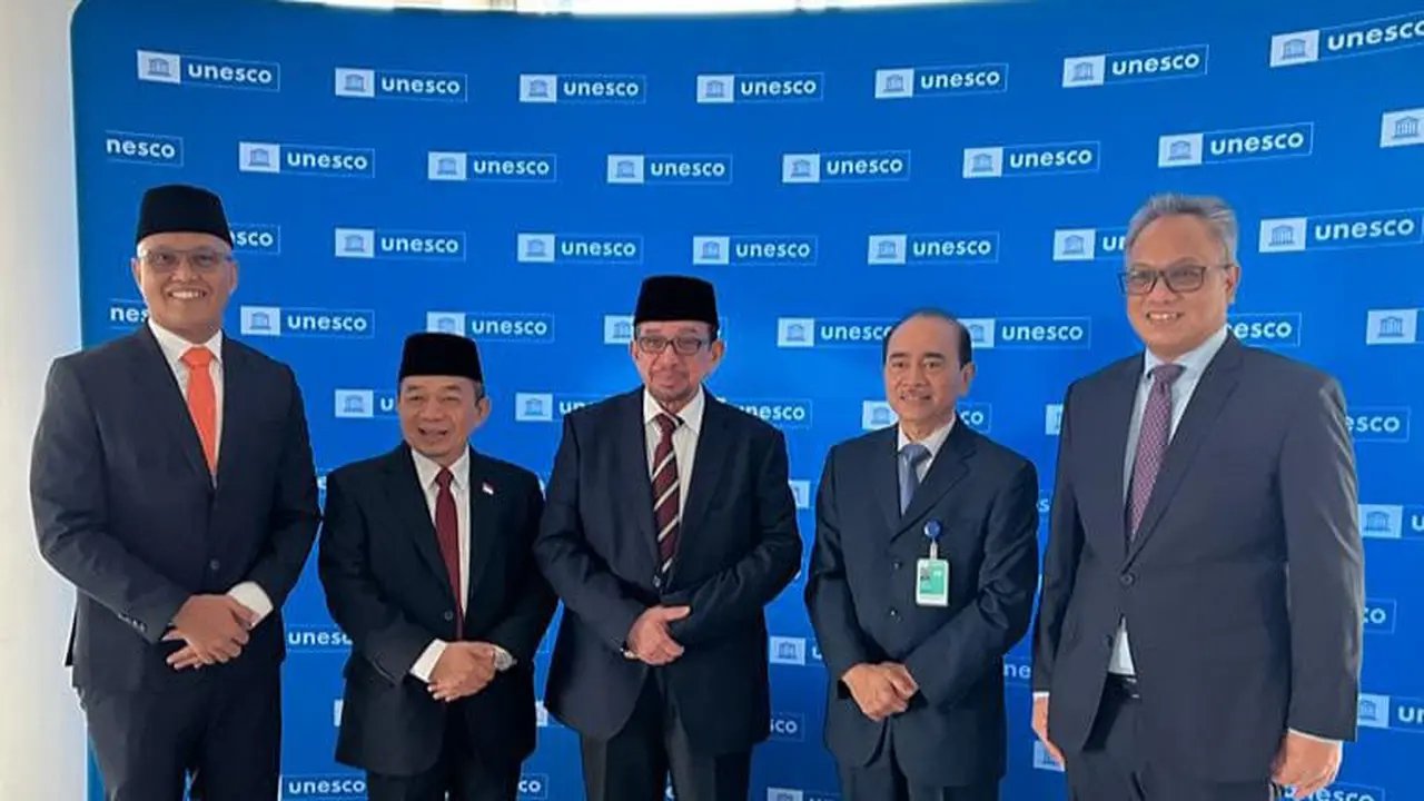 Fraksi PKS DPR RI yang dipimpin langsung Ketua Majelis Syura PKS Salim Segaf Aljufri bersama Ketua Fraksi PKS Jazuli Juwaini dan Wakil Ketua Fraksi Sukamta melakukan kunjungan kerja ke UNESCO.