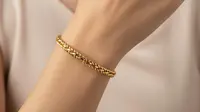 7 Model Gelang Bangle 2 Gram yang Klasik tapi Selalu Terlihat Kekinian, Simpel namun Berkelas (sumber: GeminiAI)
