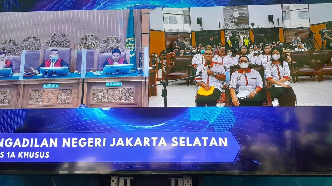 Orangtua Nofriansyah Yosua Hutabarat alias Brigadir J dihadirkan sebagai saksi persidangan, Selasa (25/10/2022).