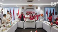 Terkait apa yang menjadi pembahasan dalam kunjungan Prabowo, Isyana belum bisa membeberkan. Ia berujar keterangan secara resmi perihal pertemuan akan disampaikan setelahnya. (Liputan6.com/Faizal Fanani)