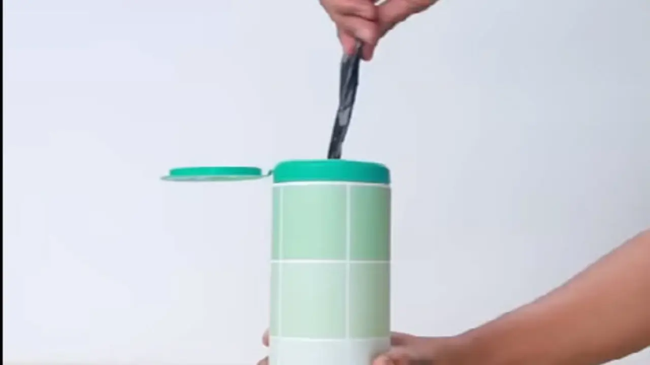 Praktis, Plastik Tak Lagi Berceceran Jika Disimpan Seperti Ini