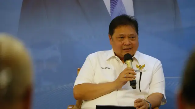 Menteri Koordinator Bidang Perekonomian Airlangga Hartarto dalam Dialog yang bertajuk “Patimban dan Masa Depan Ekonomi” di Pamanukan, Kabupaten Subang, Provinsi Jawa Barat, Rabu (24/1/2024). (Dok Kemenko Perekonomian)
