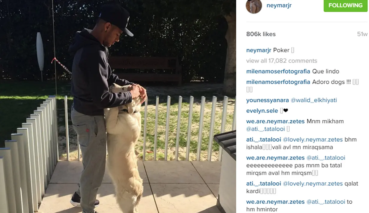 Pemain Barcelona, Neymar bermain bersama Anjing kesayangannya, momen ini terlihat diakun instagram miliknya. (Photo/Instagram) 