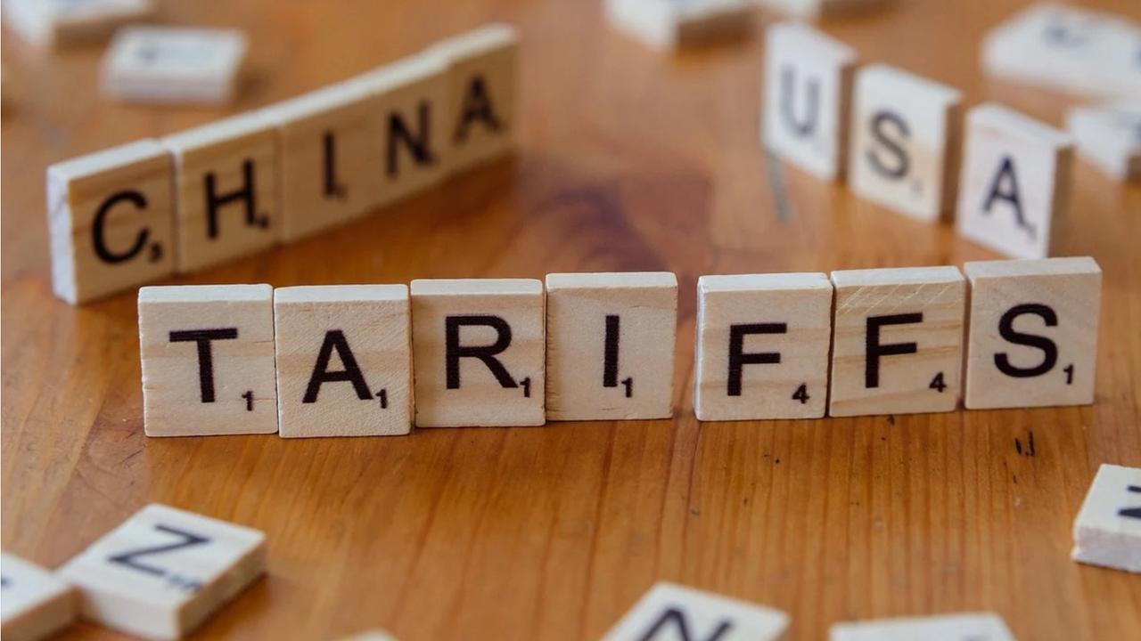 Ilustrasi perang dagang yang dilancarkan Donald Trump.