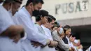 Jemaah memadati kantor Pimpinan Pusat Muhammadiyah, Jakarta untuk melaksanakanSholat Idul Fitri, Jumat (21/4/2023). (Liputan6.com/Faizal Fanani)