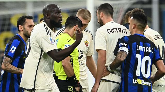 Foto: AS Roma Dikalahkan Inter Milan, Lukaku Mati Kutu saat Melawan Mantan Klubnya