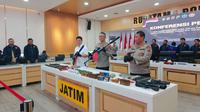 Ungkap kasus penyelundupan senpi ilegal untuk KKB Papua. (Foto: Liputan6.com/Dian Kurniawan)