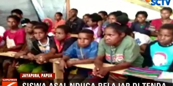 500 Siswa Asal Nduga Papua Belajar Beratapkan Terpal Seadanya