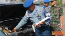 Citizen6, Surabaya: Pemeriksaan rutin ini dilaksanakan untuk mengecek kesiapan dan kondisi seluruh kendaraan Ranmin dan Ransus yang berada di Kobangdikal serta untuk menghindari adanya kemungkinan lakalantas. (Pengirim: Penkobangdikal)