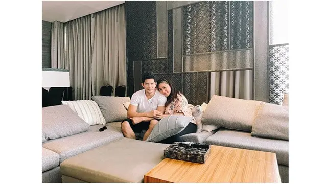 Setia Beri Dukungan, Ini 6 Potret Mesra Audy Item dan Iko Uwais