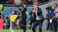 Herdman nantinya akan bersaing dengan asisten pelatih Liverpool, Giovanni van Bronckhorst, yang juga disebut Sky Sports tengah dipertimbangkan oleh PSSI. (AFP/Jack Guez)