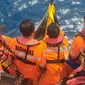 Tim SAR dari Kantor SAR Semarang terus berusaha mencari 5 awak kapal LCT Cipta Harapan IX di sekitar perairan Karimunjawa. Foto: liputan6.com/tim SAR/edhie prayitno ige&nbsp;
