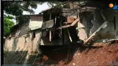 Bencana longsor terjadi pada Selasa malam, 19 September 2017 akibat hujan deras yang mengguyur kawasan ini hingga Rabu siang. 