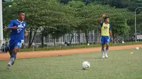 Gelandang Persib Bandung Febri Hariyadi intip peluang tampil bersama Timnas Indonesia di laga uji coba. (Huyogo Simbolon)