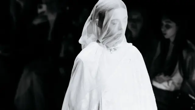 Desainer Syukriah Rusydi Unjuk Gigi dengan Kain Tenun Baduy di Moscow Fashion Week 2025