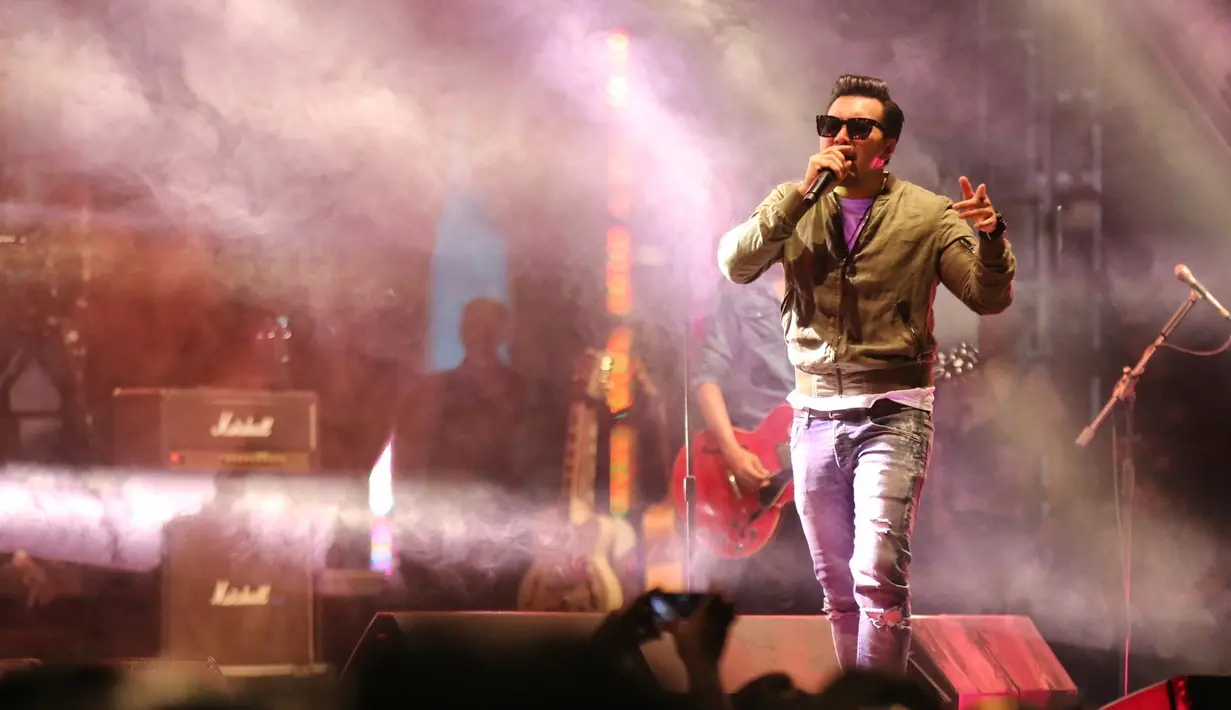 Seperti yang diketahui, David Bayu cs telah merilis album baru mereka yang berjudul 7 Bidadari. Dan juga single 7 Bidadari yang menjadi lagu andalan di albumnya tersebut telah dirilisnya. (Adrian Putra/Bintang.com)