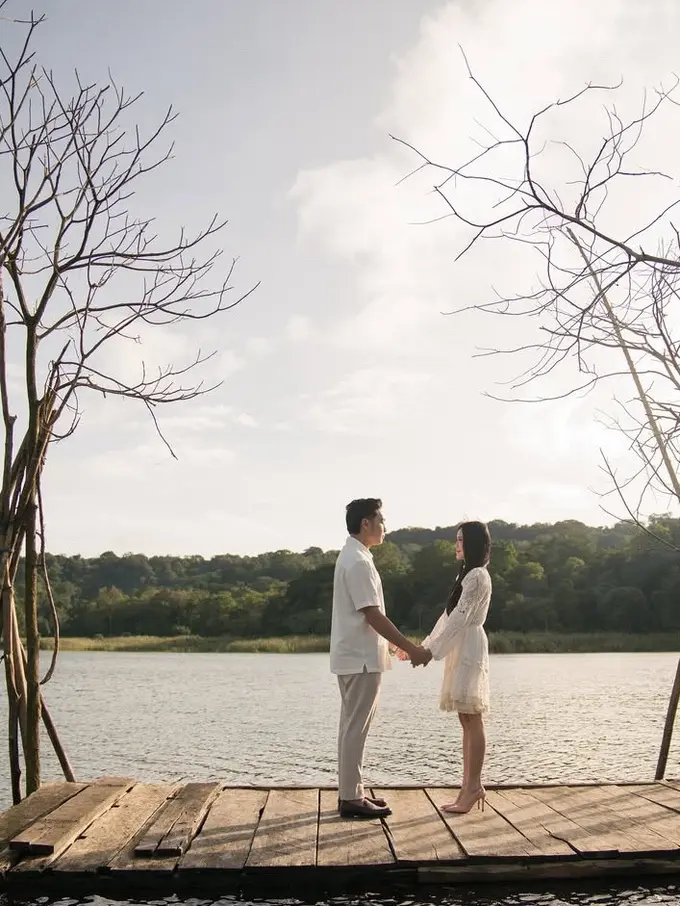 Jessica Jane Dilamar Kekasih di Danau