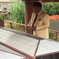 Hotman Paris Hutapea saat mendoakan ayah ibunya (Instagram/@hotmanparisofficial)