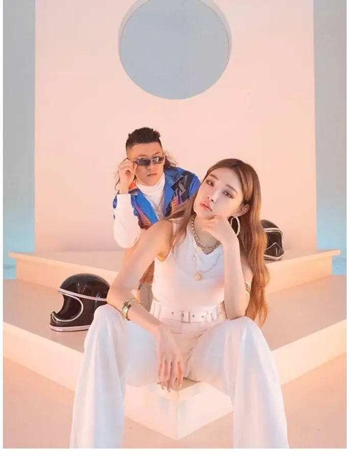 4 Fakta Kolaborasi Rich Brian dan Chungha dalam 'These Night, Tak Terbayangkan