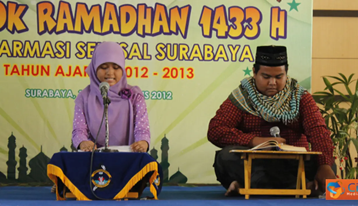 Citizen6, Surabaya: Kegiatan Pondok Ramadhan hari pertama diisi dengan lomba kaligrafi, lomba qiroah Alqur ' an, lomba Miss Jilbab dan Mr. Sarung, lomba perkusi saur, kuis Ramadhan, dan ceramah agama. (Pengirim: Penkobangdikal)