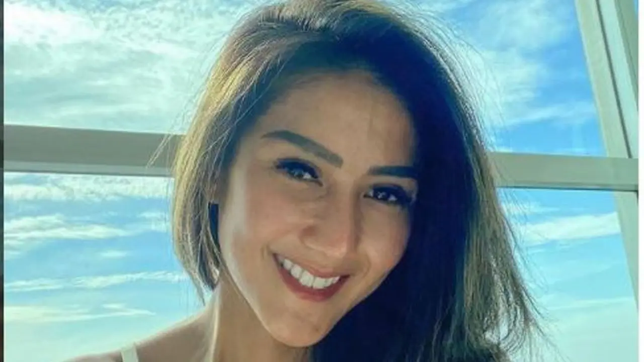 Jasa Pengawalan Naik Sepeda, Usaha Unik Milik Presenter Crystal Oceanie