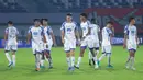 Pemain PSIS Semarang tampak lesu setelah kalah dua gol tanpa balas dari Persija Jakarta pada laga pekan ke-25 BRI Liga 1 2024/2025 di Indomilk Arena, Rabu (05/03/2025) malam WIB. (Bola.com/M Iqbal Ichsan)