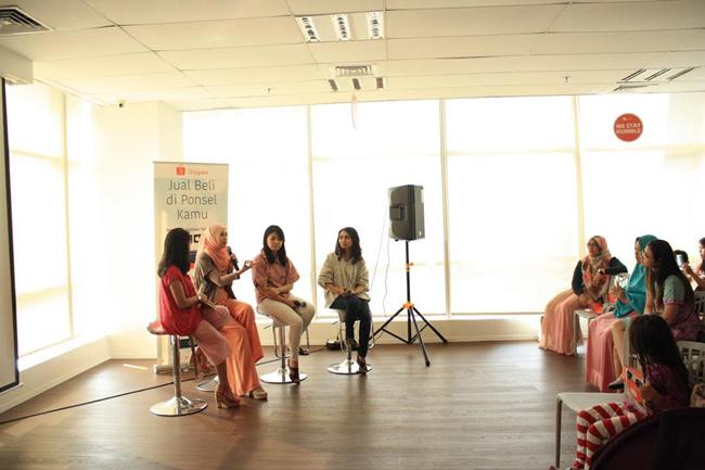 Zaskia Mecca memberikan tips bagaimana menjadi wanita karir yang tetap memiliki waktu buat keluarga | Photo: Copyright Doc Vemale.com