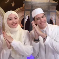 Meski bukan seorang muslim, Natasha Wilona terlihat mengenakan hijab untuk keperluan pemotretan dan peran dalam sinetron 'Ketika Cinta Memanggilmu'. Ia pun membuat tren tik tok bersama lawan mainnya Rionlado. [@natashawilona12]