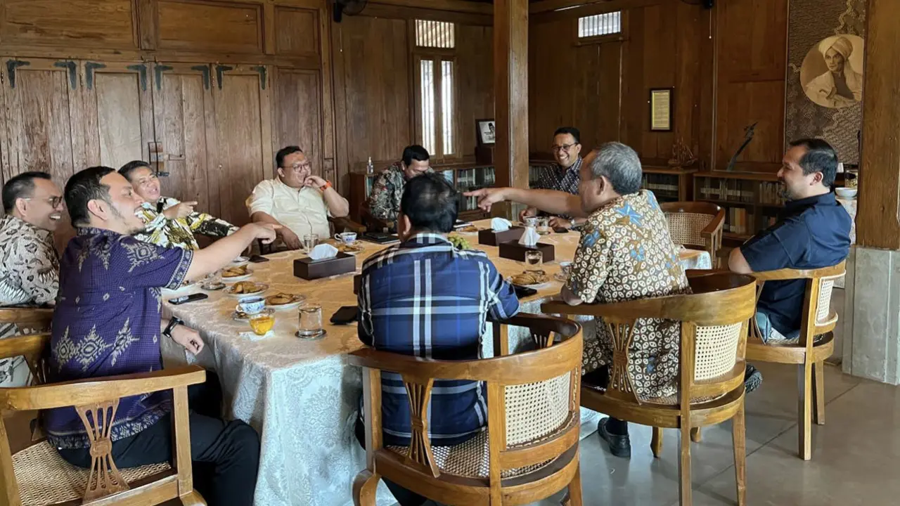 Tim kecil NasDem, Demokrat, dan Partai Keadilan Sejahtera (PKS) melakukan pertemuan dengan bakal calon presiden Anies Baswedan pada Selasa (25/10/2022). (Istimewa)