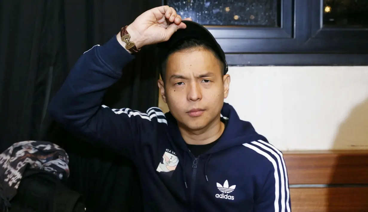 Menjadi sutradara secara otodidak, suami dari Meira Anastasia itu juga membuka diri untuk kritik dan saran di Asosiasi Sutradara Film Indonesia. Dan tentu banyak belajar dari sutradara yang lebih senior. (Nurwahyunan/Bintang.com)