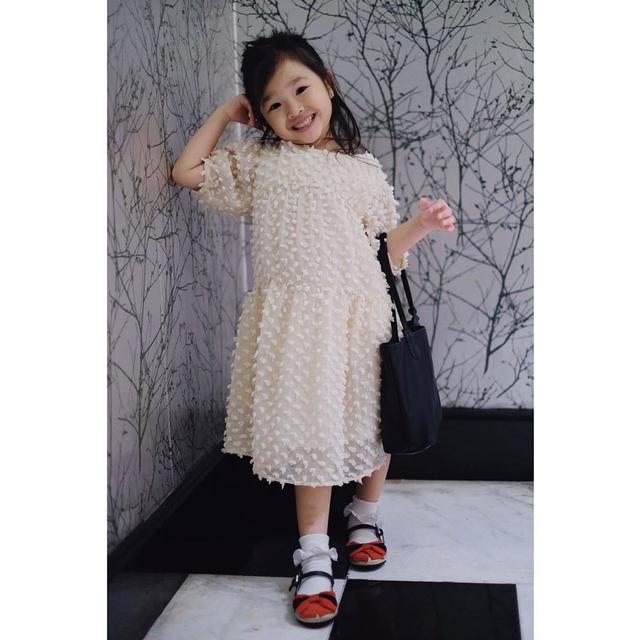 Pandai Berpose, Ini 6 Gaya Thalia Putri Onsu yang Paling Menggemaskan