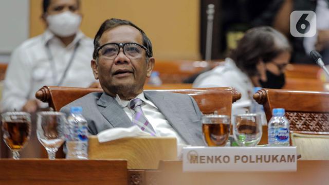 Menko Polhukam Mahfud MD Bersama DPR Bahas RUU Perubahan Tentang MK