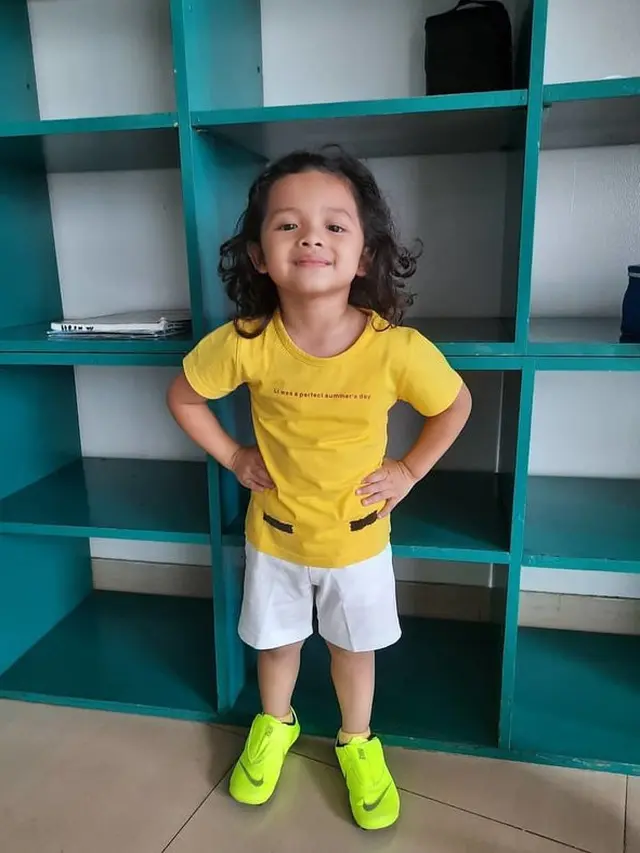 Lucu dan Gemas, Ini 7 Potret Anak Seleb dengan Rambut Keriting