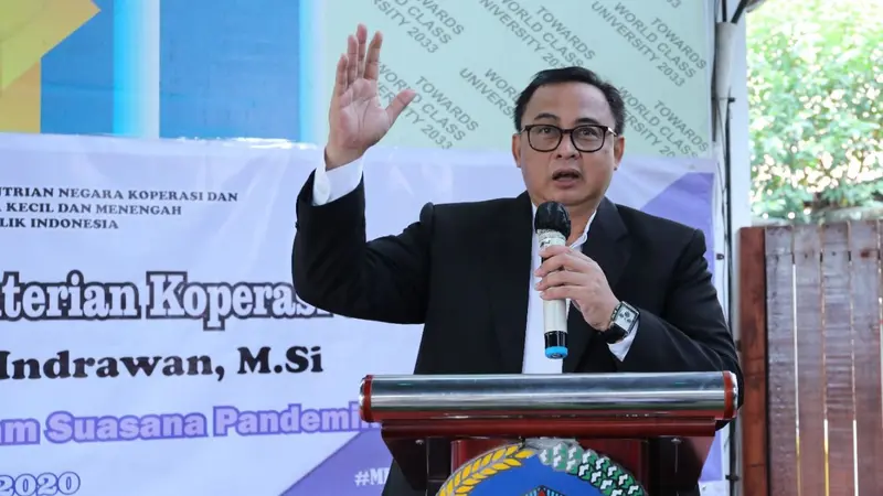 Sekretaris Kementerian Koperasi dan UKM (SesmenkopUKM) Rully Indrawan menegaskan pelaku UMKM merupakan nyawa dan roh bagi pertumbuhan ekonomi nasional, jangan kecilkan dan rendahkan mereka, jangan anggap sepele pelaku UMKM.