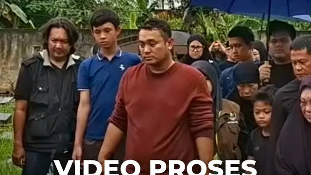 Video Proses Pemakaman Ayah Gilang Dirga