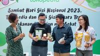 Para pembicara pada Media Gathering: Hari Gizi Nasional 2023, Tokopedia dan Ahli Gizi Bicara Tren Makanan Kekinian nan Sehat, [ki-ka] Dokter Gizi, dr. Juwalita Surapsari, M.Gizi, Sp.GK, bersama Head of External Communications Tokopedia, Ekhel Chandra Wijaya, serta Pemilik Usaha Rumah Mocaf, Riza Azyumarridha Azra dan Pemilik Usaha Loka Padang, Irene Umar.