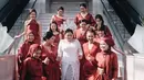Mikha Tambayong kala itu mengenakan dress merah saat jadi bridesmaid [Instagram/miktambayong]