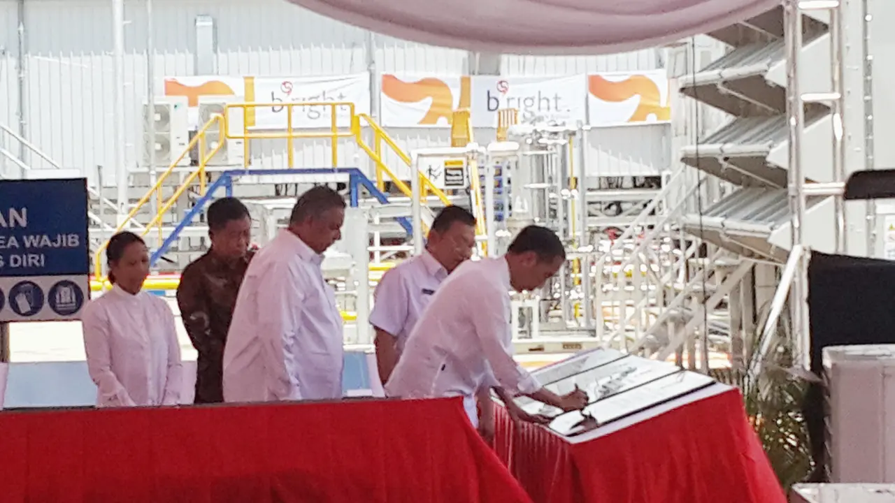 Jokowi resmikan proyek kelistrikan di Pontianak (Foto: Wicak/Liputan6.com)