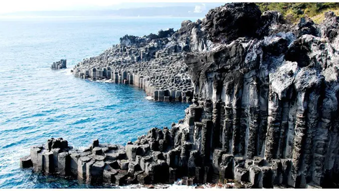 (c) upload.wikimedia.org