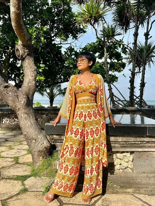 <p>Tidak hanya cantik menawan, Herdiana Kiehl juga terlihat segar dan bugar. (Foto: Instagram/herdianak)</p>