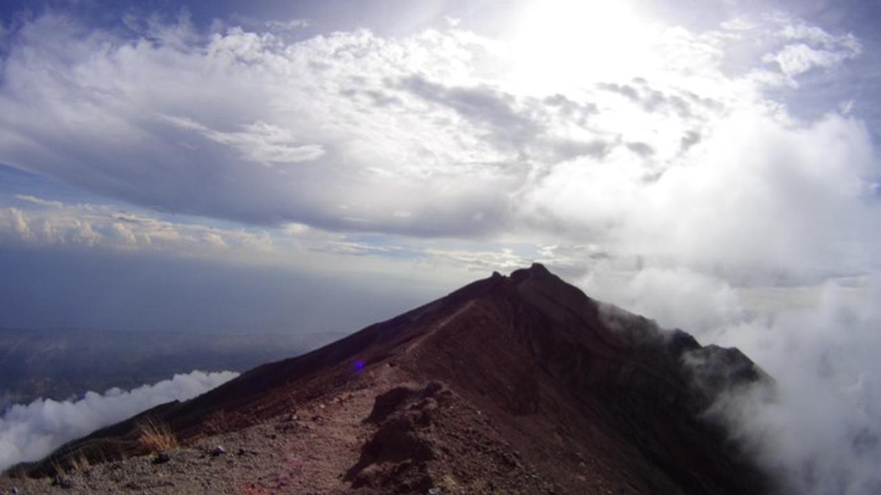 Seluk Beluk Gunung Tertinggi di Pulau Bali