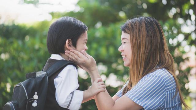 Terapkan 7 Hal Penting Ini Saat Anak Mulai Sekolah (dr. Andika Widyatama)