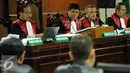 Majelis Hakim mendengarkan sanggahan Jaksa Penuntut Umum dalam sidang lanjutan kasus suap tiga hakim dan panitera PTUN dengan terdakwa OC Kaligis di Pengadilan Tipikor Jakarta, Kamis (1/10/2015). (Liputan6.com/Helmi Fithriansyah)