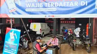 Mulai 1 Agustus 2022, pembelian bahan bakar minyak (BBM) jenis pertalite dan solar bersubsidi untuk kendaraan roda empat di Kota Bogor, Jawa Barat, wajib terdaftar di MyPertamina. (dok: Achman Sudarno)