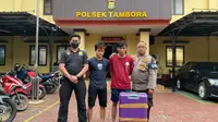 Polisi menangkap dua pelaku pencurian di mal di Jakarta Barat. (Dokumentasi Polsek Tambora Jakarta Barat)