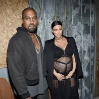 Kim Kardashian dan Kanye West kini tak tinggal lagi dikediaman Kris Jenner. (AFP/Bintang.com)